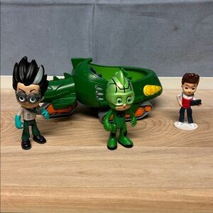 Pj Masks Lot of 3 Figures and Vehicles